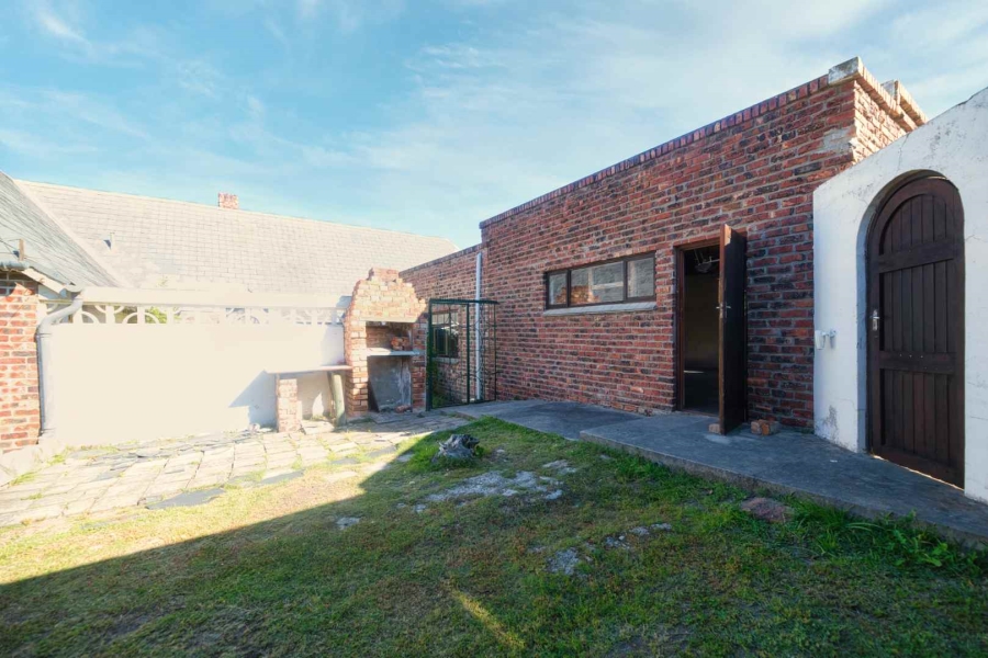 4 Bedroom Property for Sale in Westcliff Western Cape